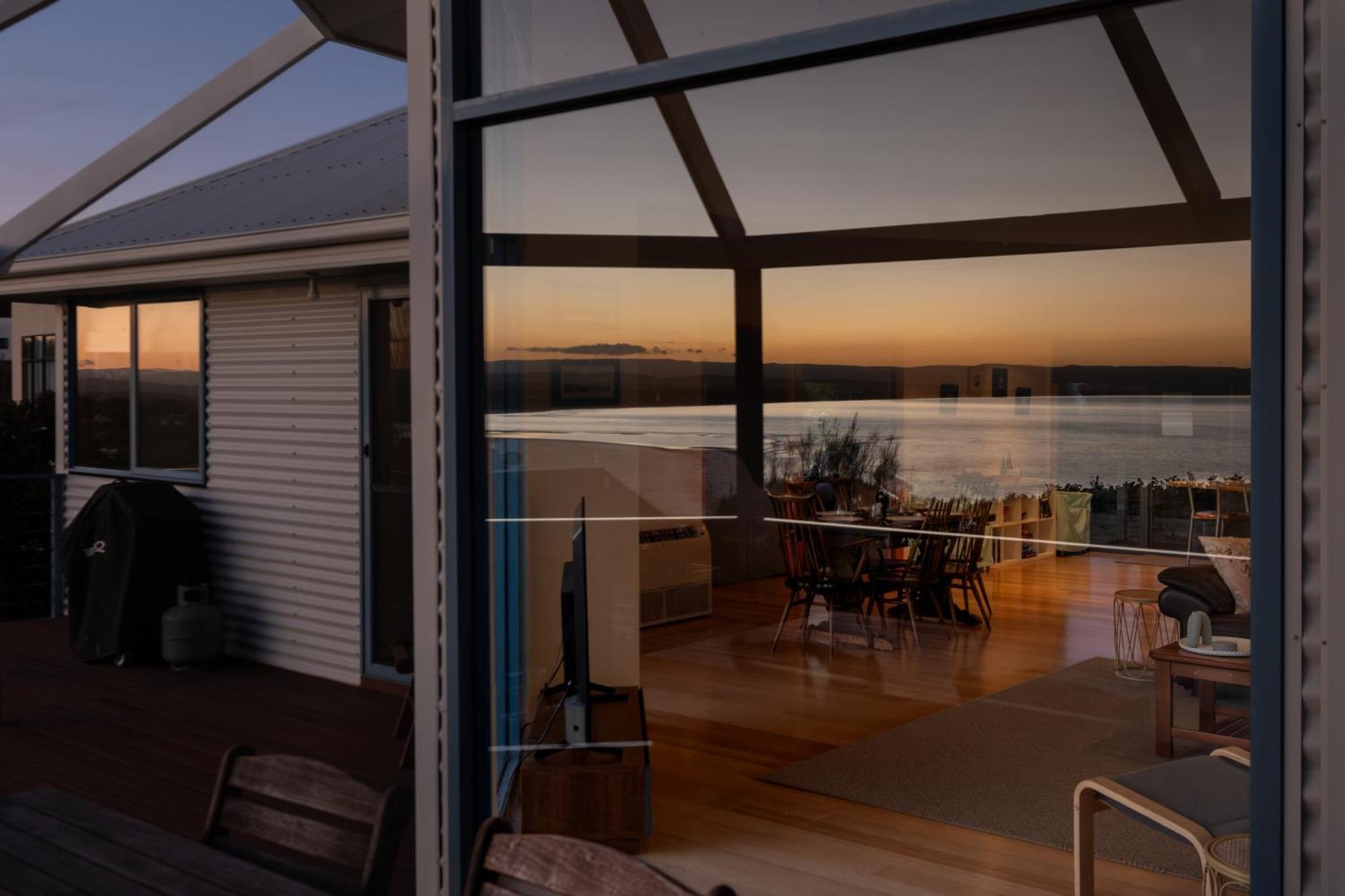 Waterline Holiday Home Coles Bay Dış mekan fotoğraf